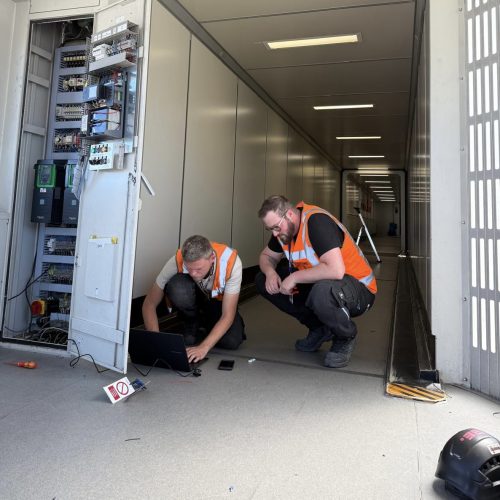 8100AF25-988A-4B73-AFAC-18434216182B_1_201_a